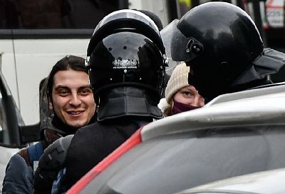 Как полиция действует на митингах в России