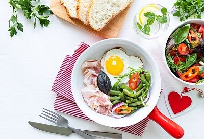 Едим, как доктор Мясников: полезное питание без стресса и ограничений