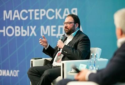 Не верит в сайты и читает «Телеграм»: Максут Шадаев рассказал, каким должно быть идеальное современное медиа