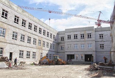 Мэр Краснодара поручил ускорить темпы строительства школы в поселке Российском