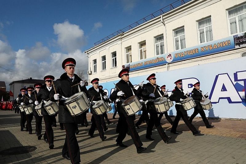 Казачий кадетский корпус Новороссийска в четвертый раз получил переходящее знамя президента России