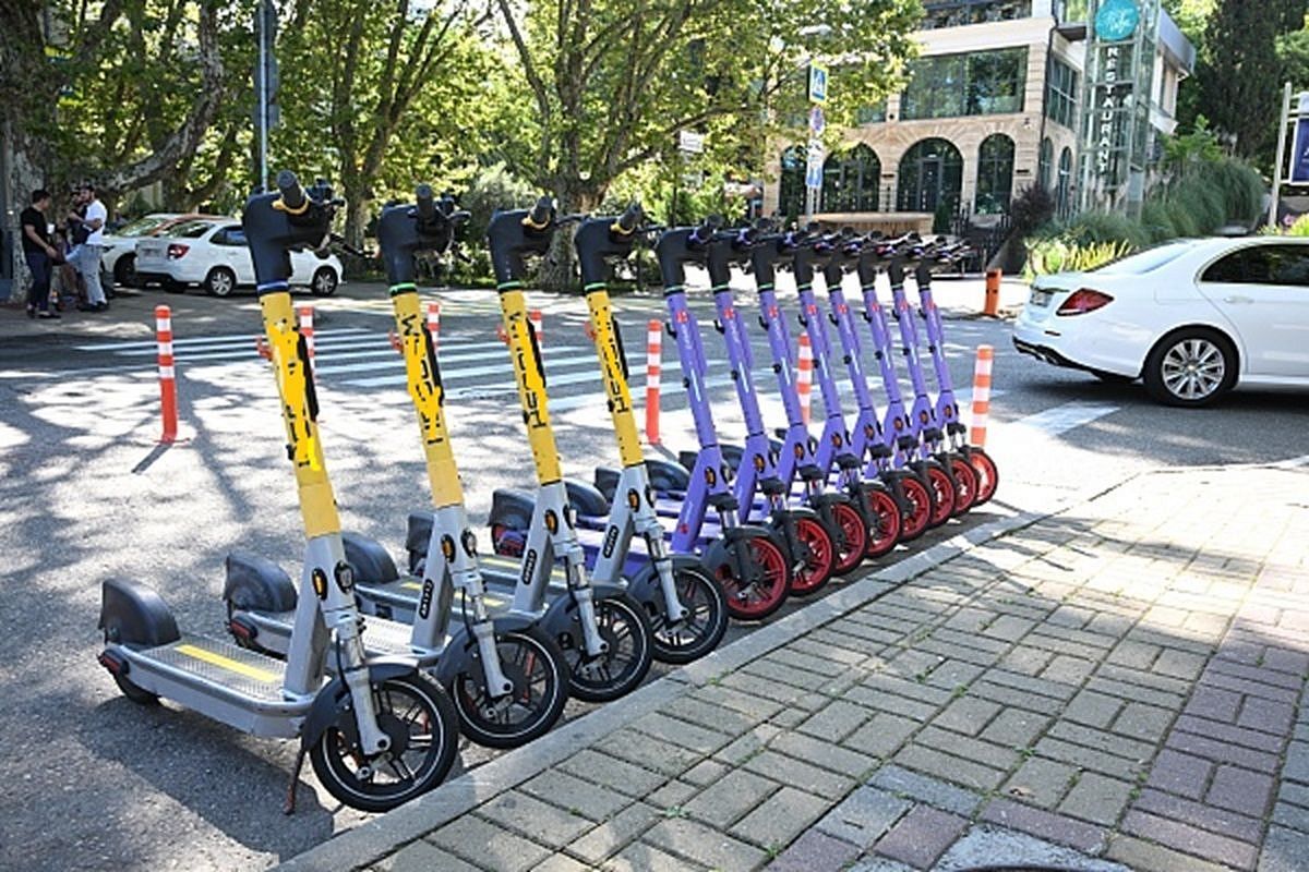 Десять спецпарковок для СИМ открыли в Сочи