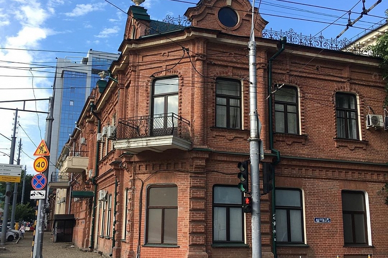 В Краснодаре во время ремонта улицы нашли «окно Люксфера»