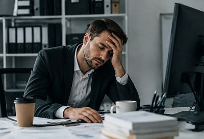 Работа доводит до предела: почти половина россиян живет в постоянном стрессе