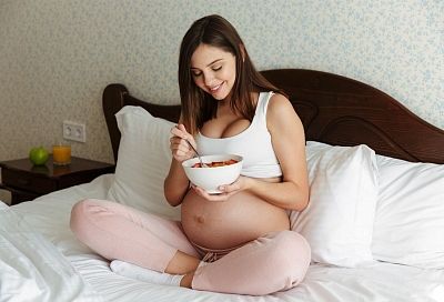 Умерьте аппетит: сколько и что можно есть будущей маме, чтобы не навредить ребенку и фигуре