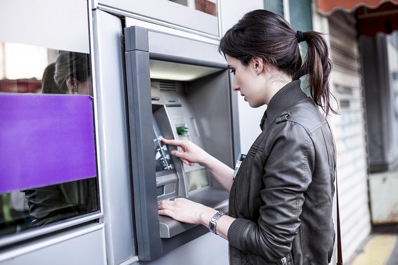 Мошенничество с банкоматами: в Роскачестве рассказали, как не стать жертвой аферистов