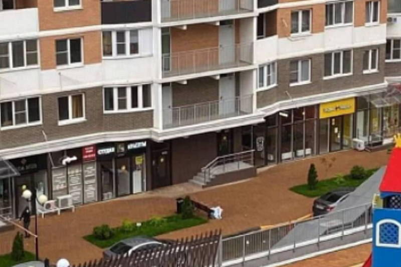 25-летняя краснодарка погибла, выпав с балкона многоэтажки по улице Командорской