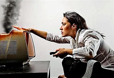 Повреждена техника из-за перепадов напряжения? Как добиться возмещения от коммунальных служб