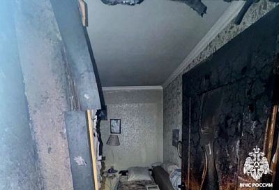 При пожаре в пятиэтажном доме на Кубани пострадали четыре человека, трое из них дети