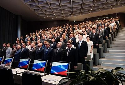 В Новороссийске отметили День нефтяника и наградили более 250 работников