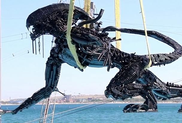 Анапские дайверы установили на дне моря фигуру персонажа из фильма «Чужой»