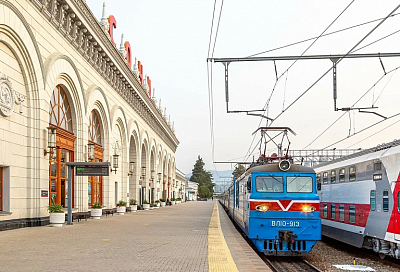 К поездам - по пропуску: на вокзалах Сочи действует особая схема выхода на перрон