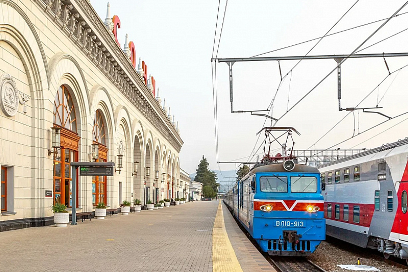 К поездам - по пропуску: на вокзалах Сочи действует особая схема выхода на перрон