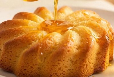 Быстрая пропитка для торта с ликёром: соединил, нагрел, перемешал — и бисквит стал сочным