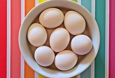 Варю яйца только так и не знаю проблем с очисткой их от скорлупы