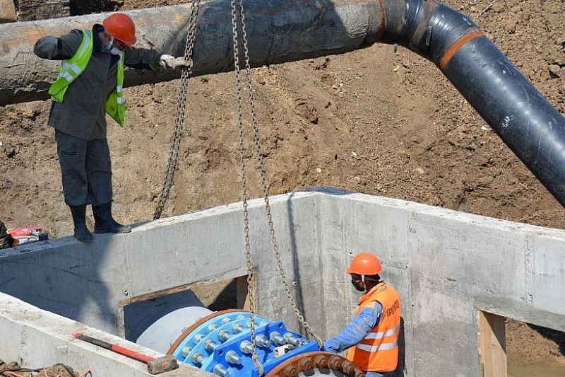 Реконструкция Троицкого группового водопровода в Краснодарском крае выполнена более чем наполовину