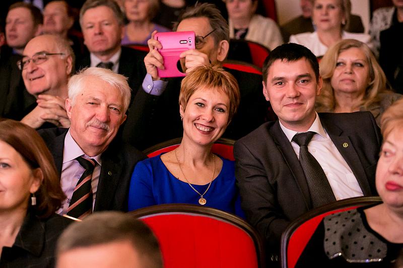 чествование молодых. чествование молодых. спектр гуково. учителя 31 школы. чествование молодых специалистов медиков.