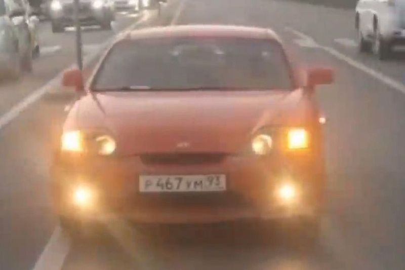 В Краснодаре полицейские нашли автохама на Hyundai, устроившего езду по встречке 
