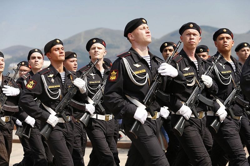 В Новороссийске прошел парад в честь Дня военно-морского флота России