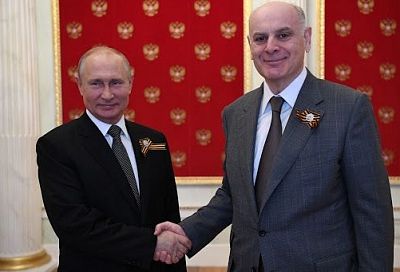 Владимир Путин встретится в Сочи с президентом Абхазии