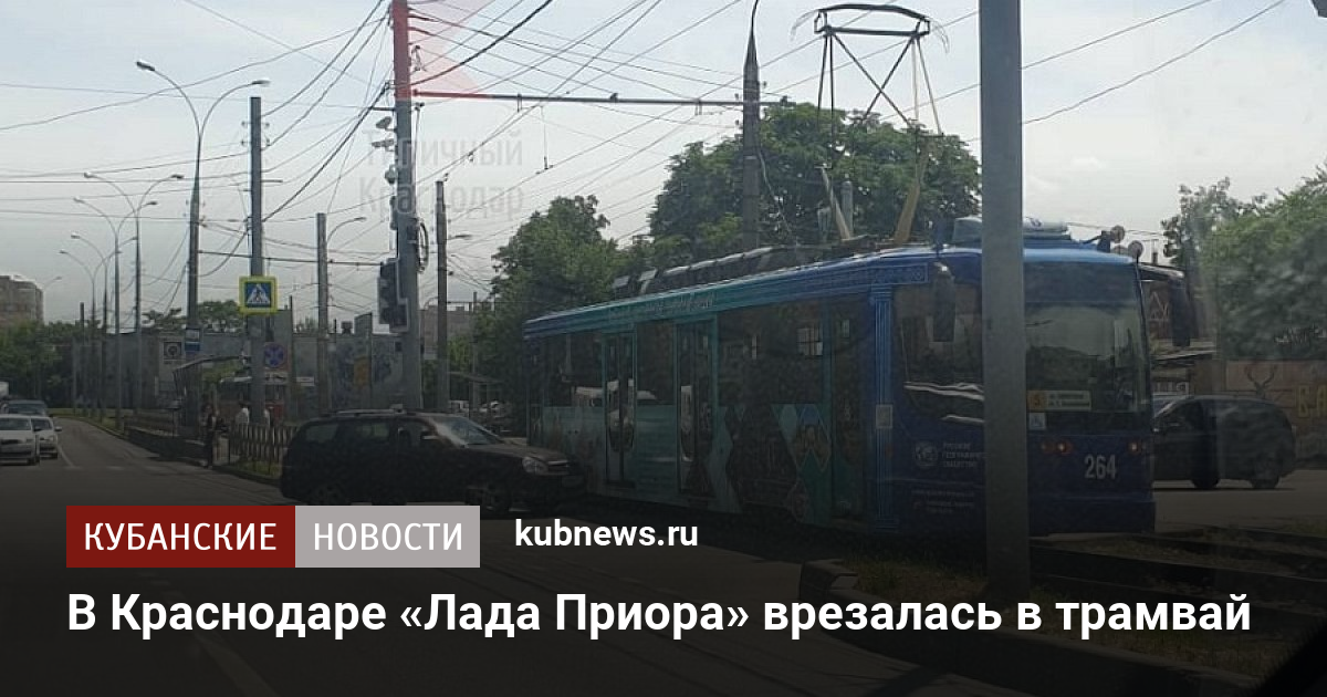 Приора врезалась в заправку