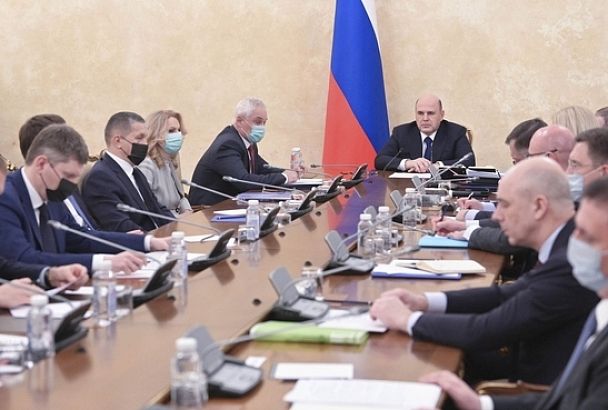 Мишустин заявил о необходимости минимизировать влияние санкций на экономику России