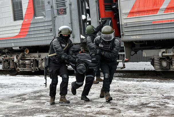«Бунт на этапе»: в Краснодаре спецназ провел показательные учения 