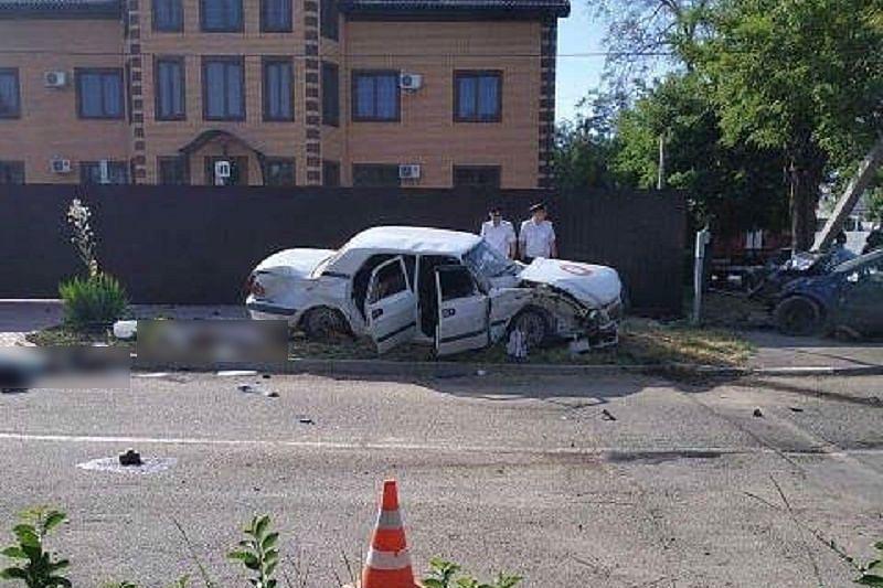 В Краснодарском крае в жестком ДТП с иномаркой погибли водитель и пассажирка «Волги»
