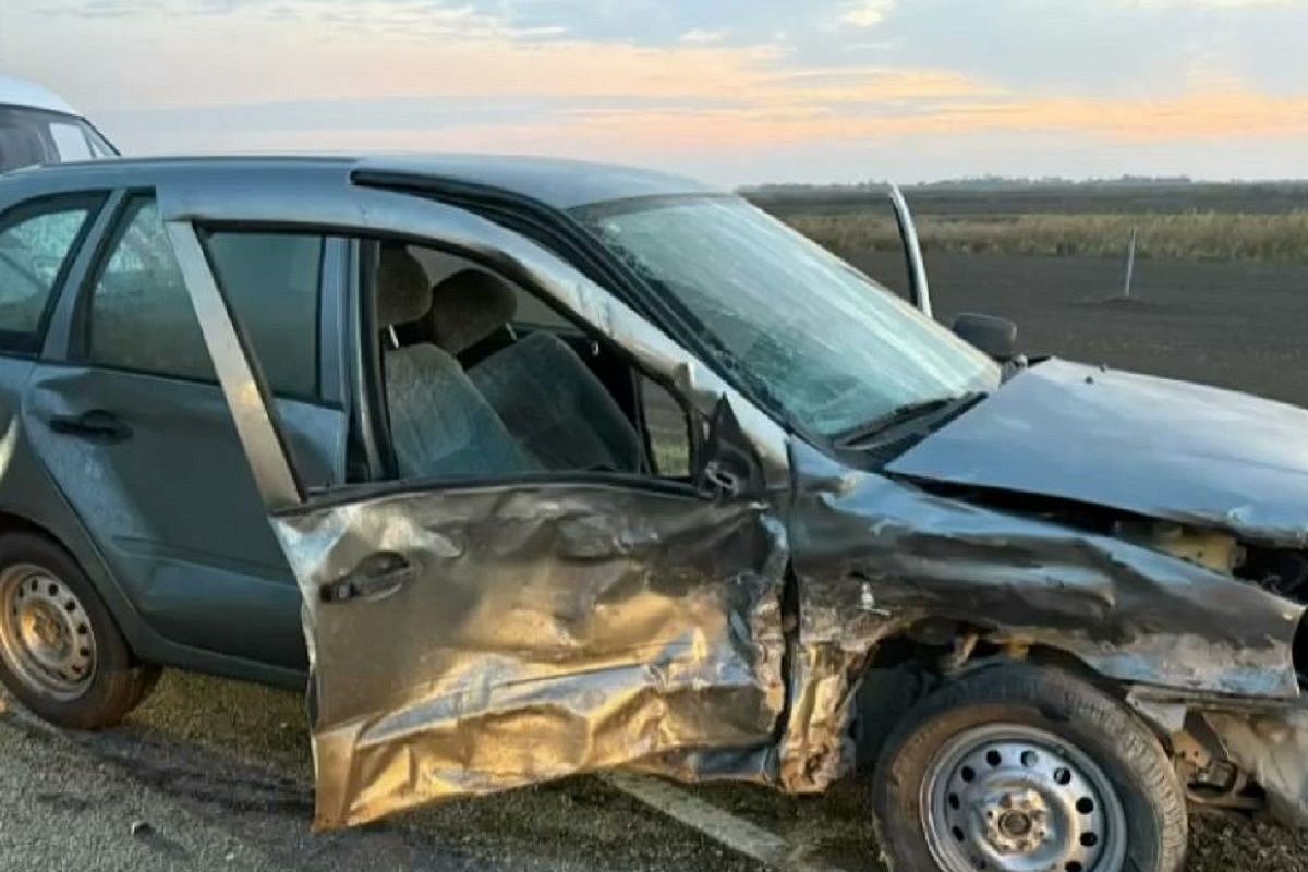 Один человек погиб и двое пострадали в ДТП с легковушками на Кубани