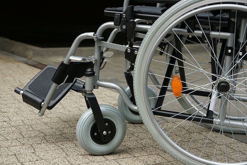 В Совфеде одобрили закон об упрощении процедуры подтверждения инвалидности 