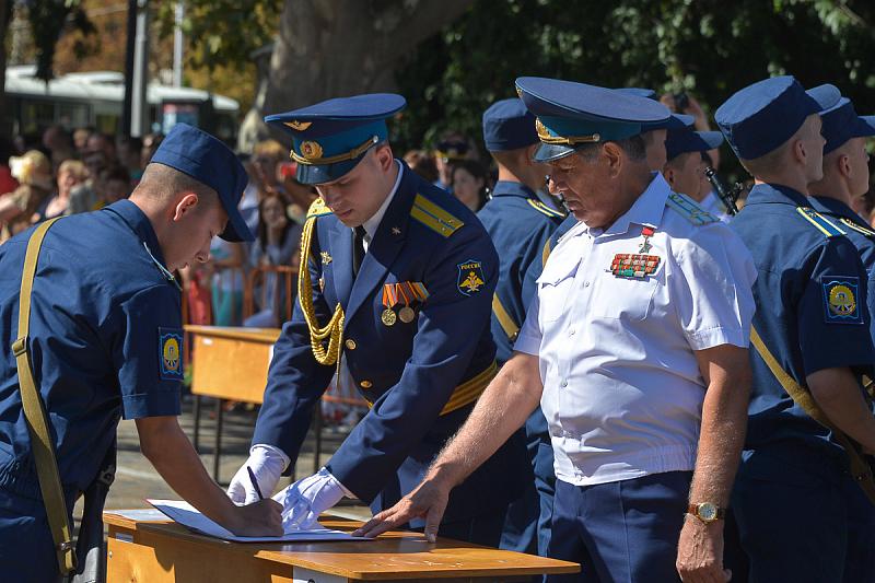 Краснодарское высшее военное летное. КВВАУЛ Краснодар. :КВВАУЛ КВВАУЛ Краснодар. Военное летное училище в Краснодаре. Курсанты КВВАУЛ.