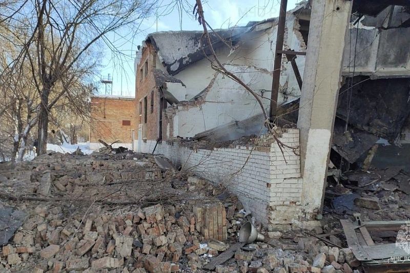 В Оренбургской области пятеро человек находятся под завалами взорвавшейся насосной станции