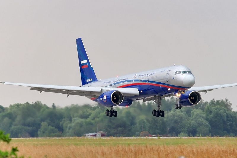 Самолет-наблюдатель Ту-214ОН проверил маскировку военных объектов в Краснодарском крае