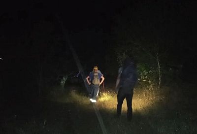 Спасатели вывели из леса в Геленджике заблудившихся туристов