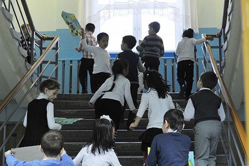 Учитель краснодарской школы получила замечание за исполнение детьми песни Круга