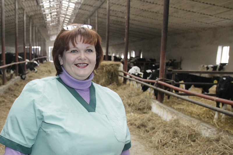 Заведующая МТФ Елена Байжуманова уверена, что профессия животновода должна быть в особом почете.