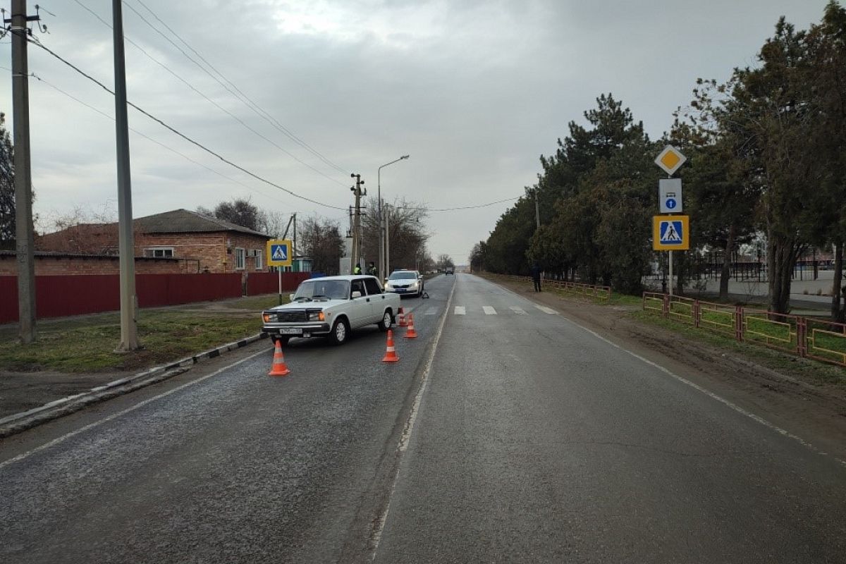 Школьник оказался в больнице, попав под колеса ВАЗа в Краснодарском крае