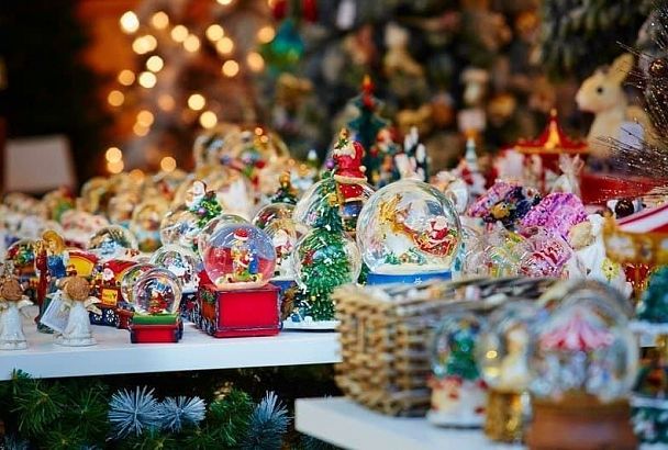 Ярмарки новогодних украшений открылись в Краснодаре 