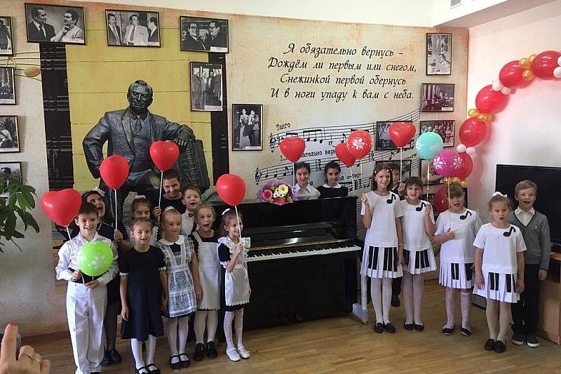 Учреждения культуры Краснодарского края в рамках нацпроекта получат 105 музыкальных инструментов