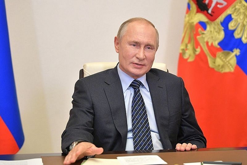 Владимир Путин пообещал привиться от коронавируса 23 марта