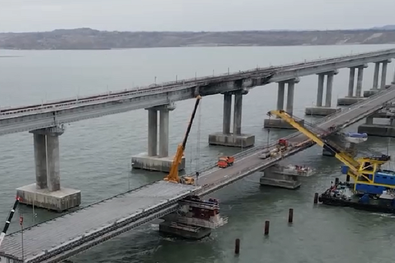 Еще два пролета Крымского моста установят в ближайшие две недели 