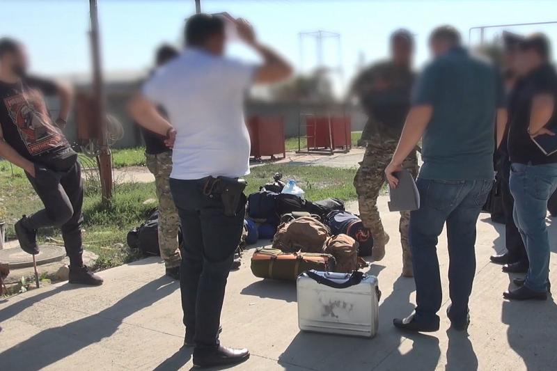 Появилось видео с завода в Краснодарском крае, где вооруженные люди пытались совершить рейдерский захват