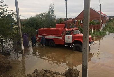 Более 700 домов остаются подтопленными на Кубани
