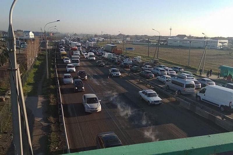 На Восточном обходе Краснодара исчезла пробка: дорожники рассказали о ходе ремонтных работ