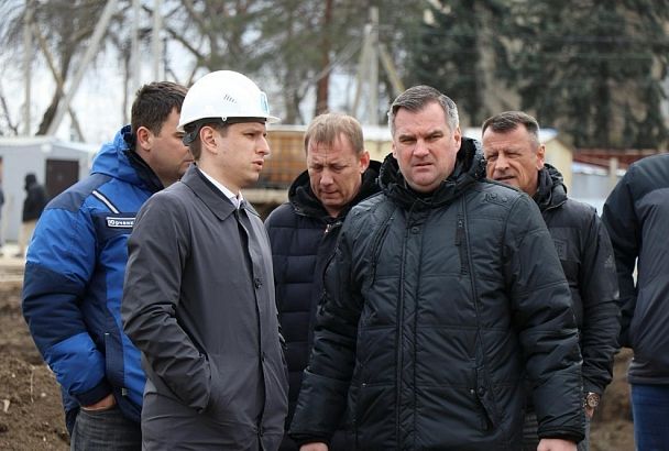 Игорь Федосов проверил ход строительства социальных объектов в районах Краснодарского края