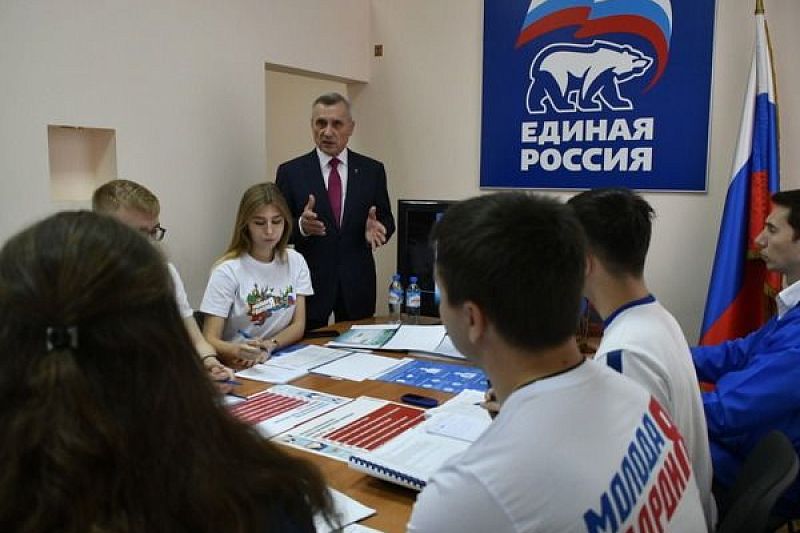 Волонтерский центр «Единой России» оказал помощь почти 700 жителям Кубани