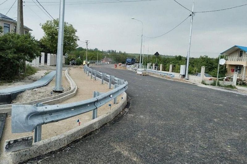 Капитальный ремонт моста на автомобильной дороге завершают в Новороссийске 