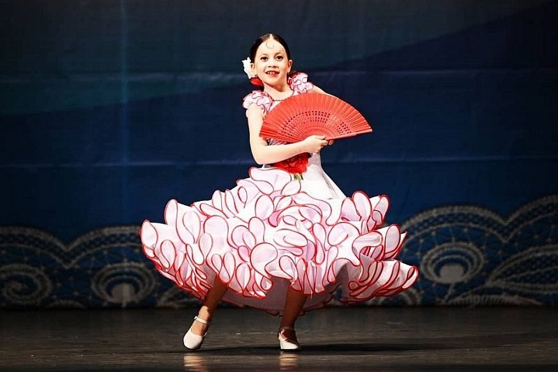 В Книгу рекордов Гиннесса России попала 8-летняя танцовщица из Новороссийска 
