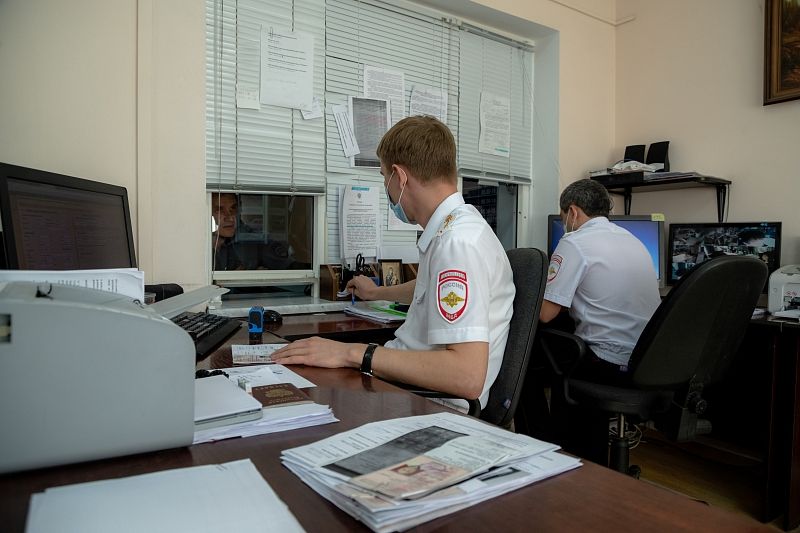 Более 700 тысяч жителей новых регионов получили российские водительские права