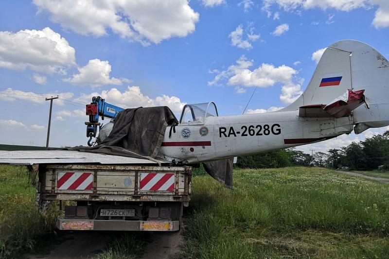 Опубликовано видео с места жесткой посадки легкомоторного самолета в Краснодарском крае